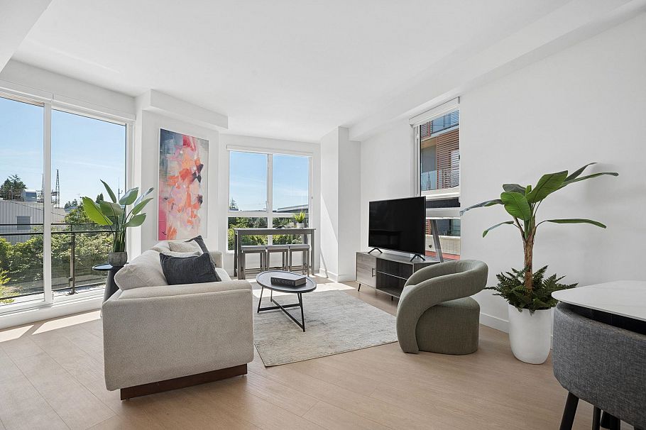 204 333 St. Davids Avenue North Vancouver, BC - 9