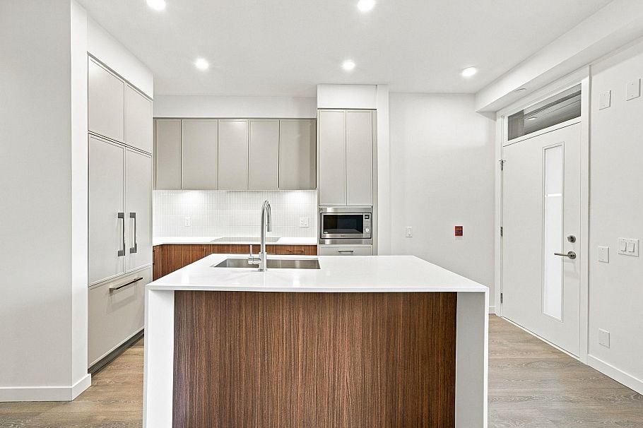 102 956 Lytton Street North Vancouver, BC - 4