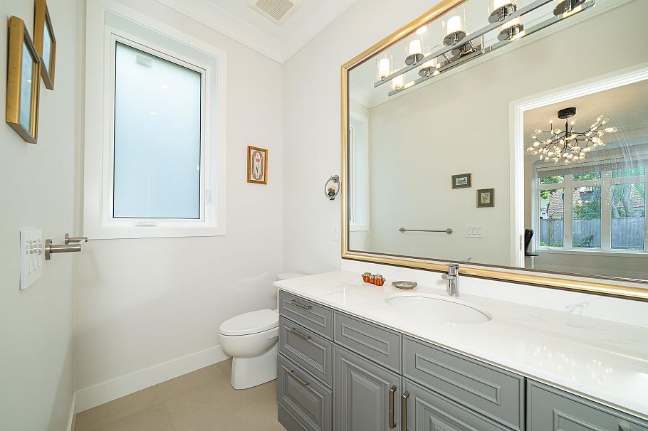1048 Handsworth Road North Vancouver, BC - 17