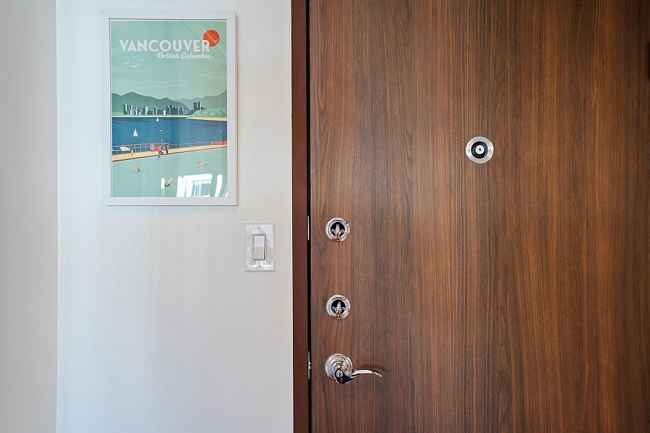 210 2450 Cornwall Avenue Vancouver, BC - 2