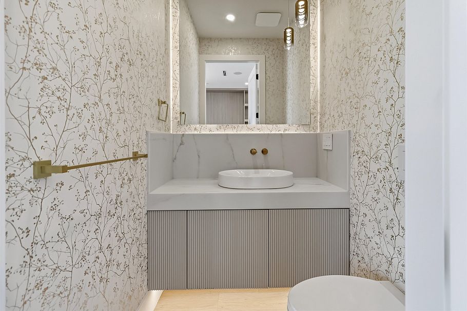 3290 E 48th Avenue Vancouver, BC - 17