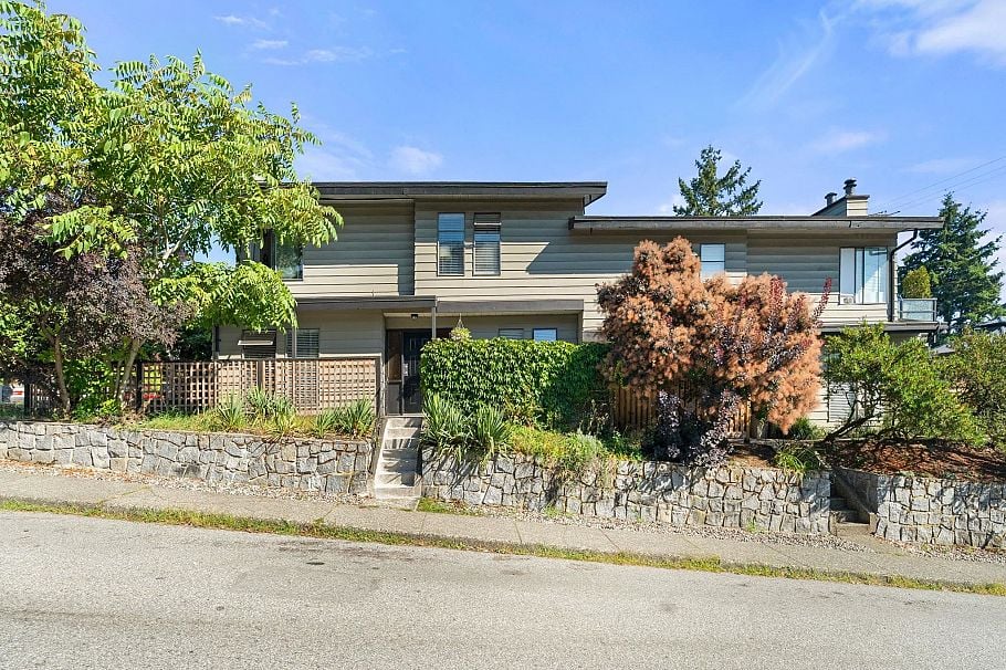140-142 St. Patricks Avenue North Vancouver, BC - 2