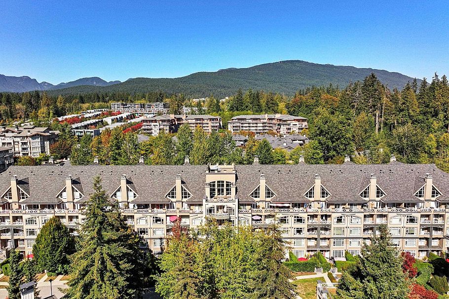 307 3600 Windcrest Drive North Vancouver, BC - 36