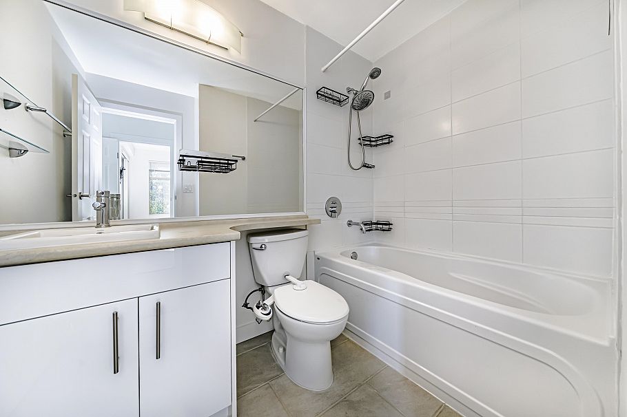 107 1633 Mackay Avenue North Vancouver, BC - 17