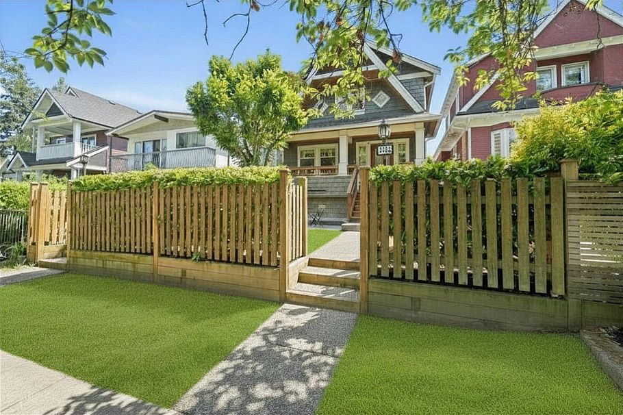 1252 E 11th Avenue Vancouver, BC - 29
