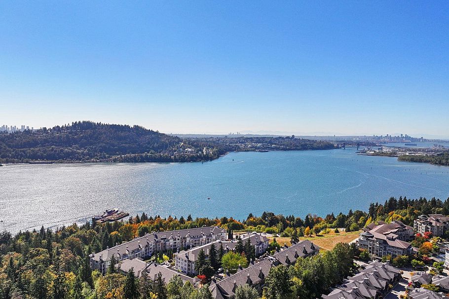 307 3600 Windcrest Drive North Vancouver, BC - 34