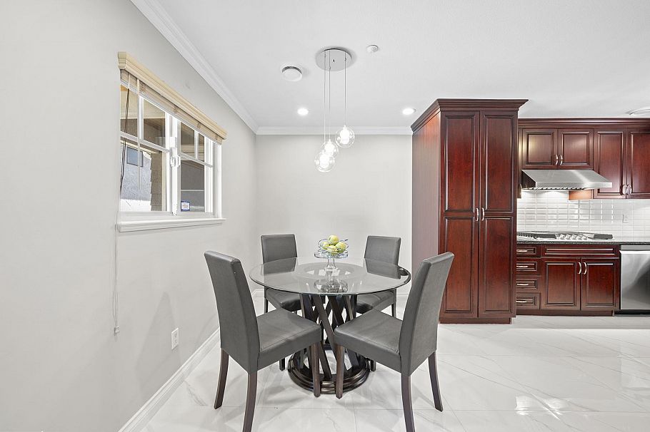 1252 E 11th Avenue Vancouver, BC - 8