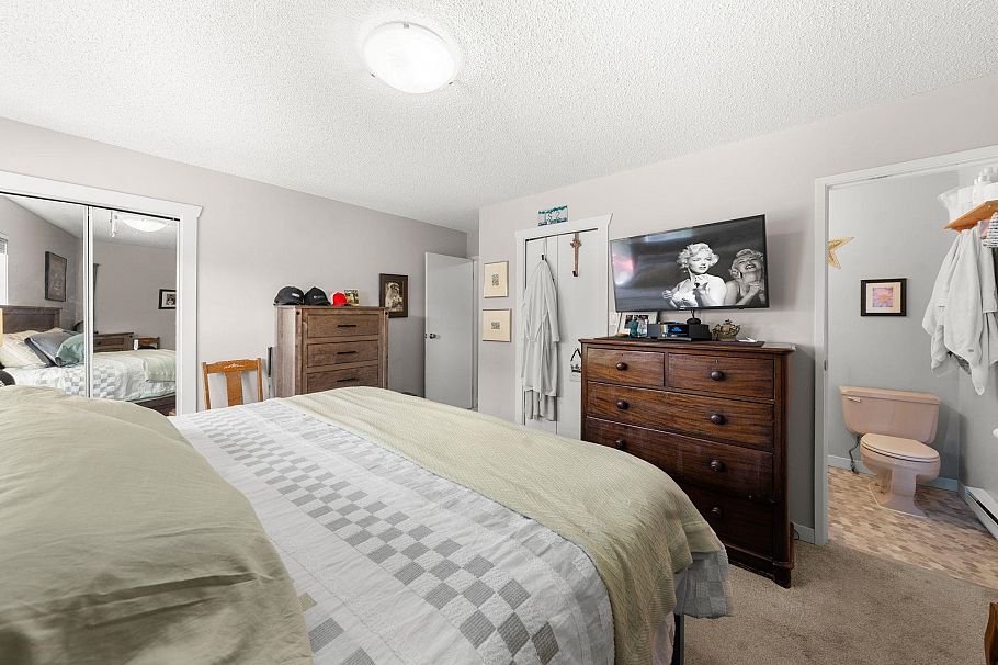 140-142 St. Patricks Avenue North Vancouver, BC - 17