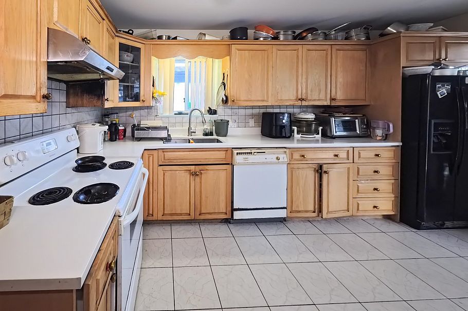 6174 Tyne Street Vancouver, BC - 4