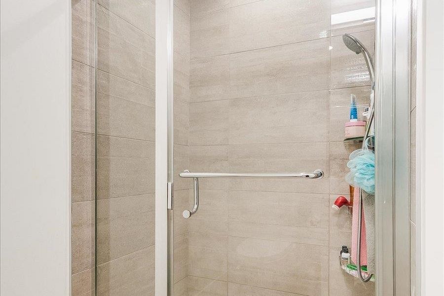 406 108 E 8th Street North Vancouver, BC - 22