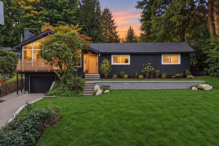 4646 Cove Cliff Road North Vancouver, BC - 38