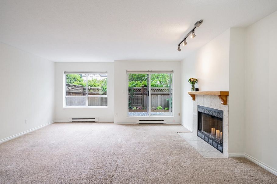 30 4311 Sophia Street Vancouver, BC - 5