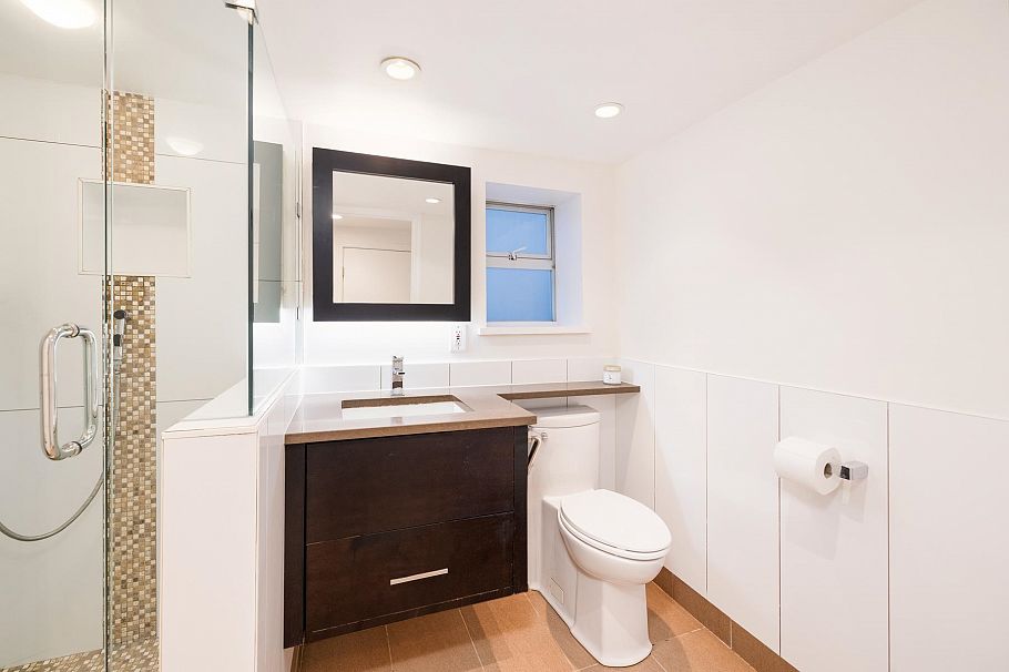 3311 W 8th Avenue Vancouver, BC - 38