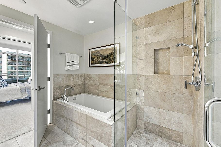 907 112 E 13th Street North Vancouver, BC - 20