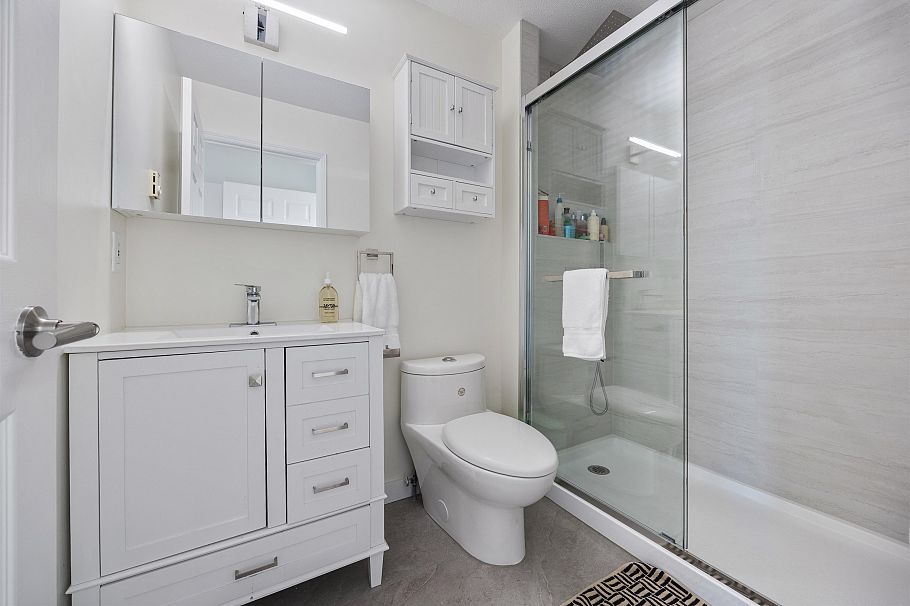 316 2565 W Broadway Street Vancouver, BC - 7