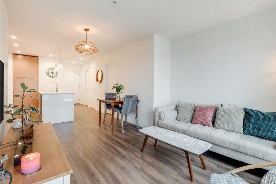 406 108 E 8th Street North Vancouver, BC - 2