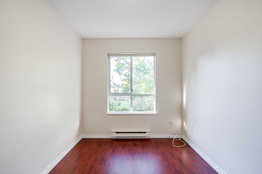 30 4311 Sophia Street Vancouver, BC - 27