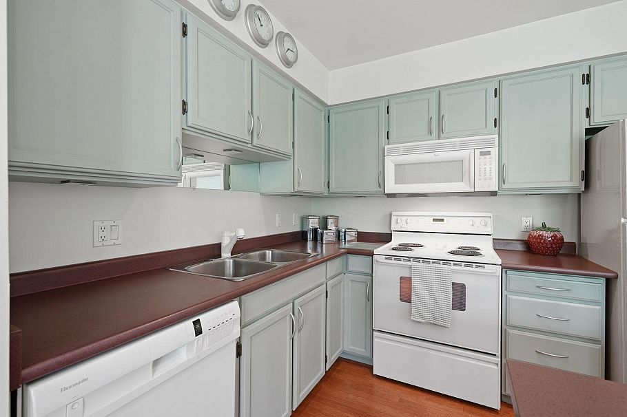 1344 W 7th Avenue Vancouver, BC - 9