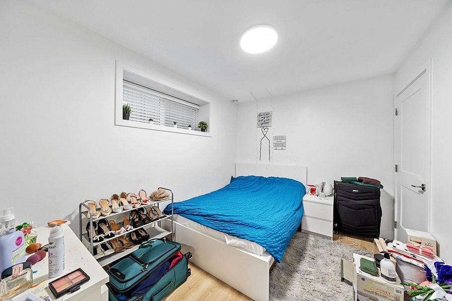 1 2749 E 54th Avenue Vancouver, BC - 27