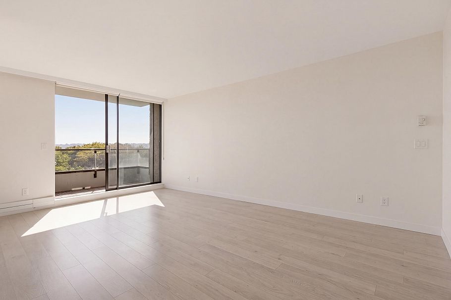 902 2370 W 2nd Avenue Vancouver, BC - 2