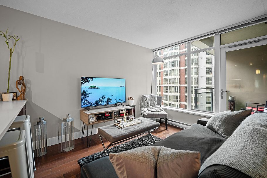 708 888 Homer Street Vancouver, BC - 2