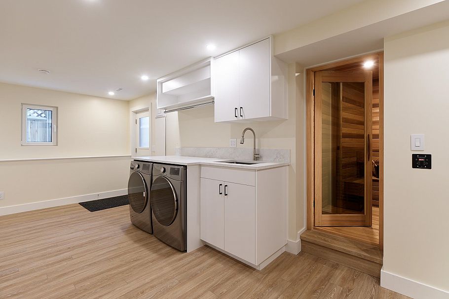3732 W 1st Avenue Vancouver, BC - 29