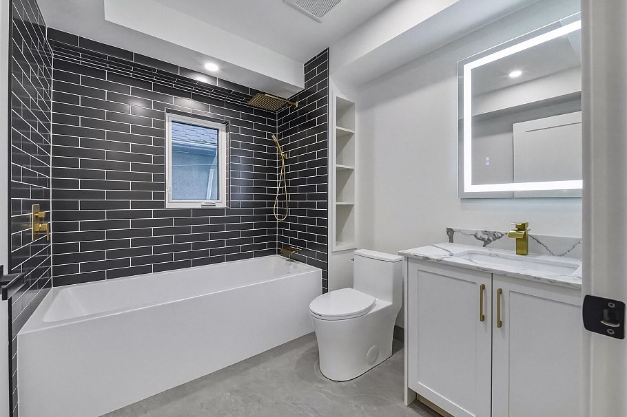 1 2339 Parker Street Vancouver, BC - 16
