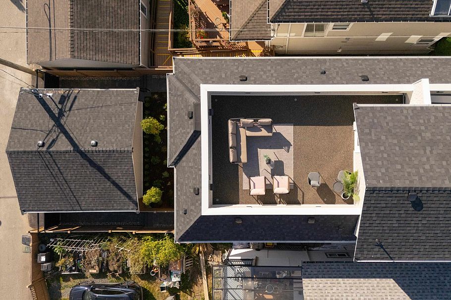 2 2344 W 45th Avenue Vancouver, BC - 1