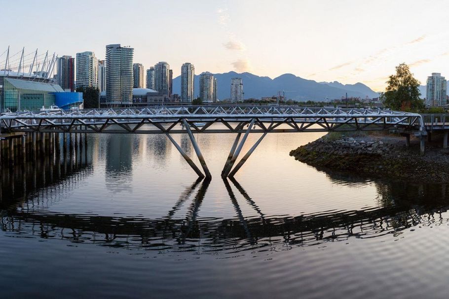 1344 W 7th Avenue Vancouver, BC - 35