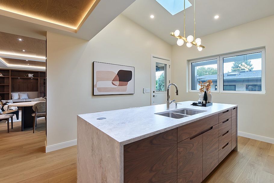 3732 W 1st Avenue Vancouver, BC - 12