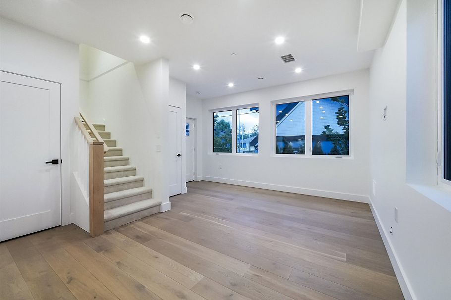 2 2339 Parker Street Vancouver, BC - 16