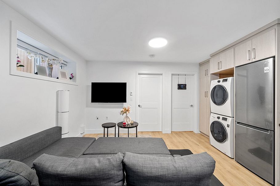 1 2749 E 54th Avenue Vancouver, BC - 23