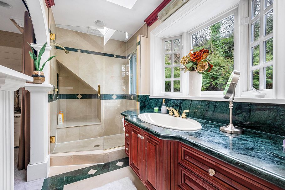 4396 Locarno Crescent Vancouver, BC - 9