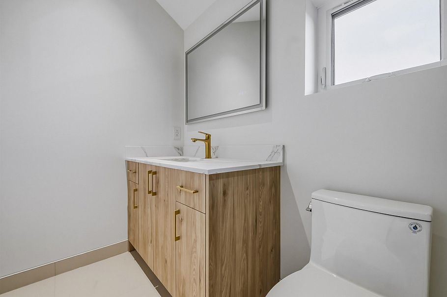 2 2339 Parker Street Vancouver, BC - 12