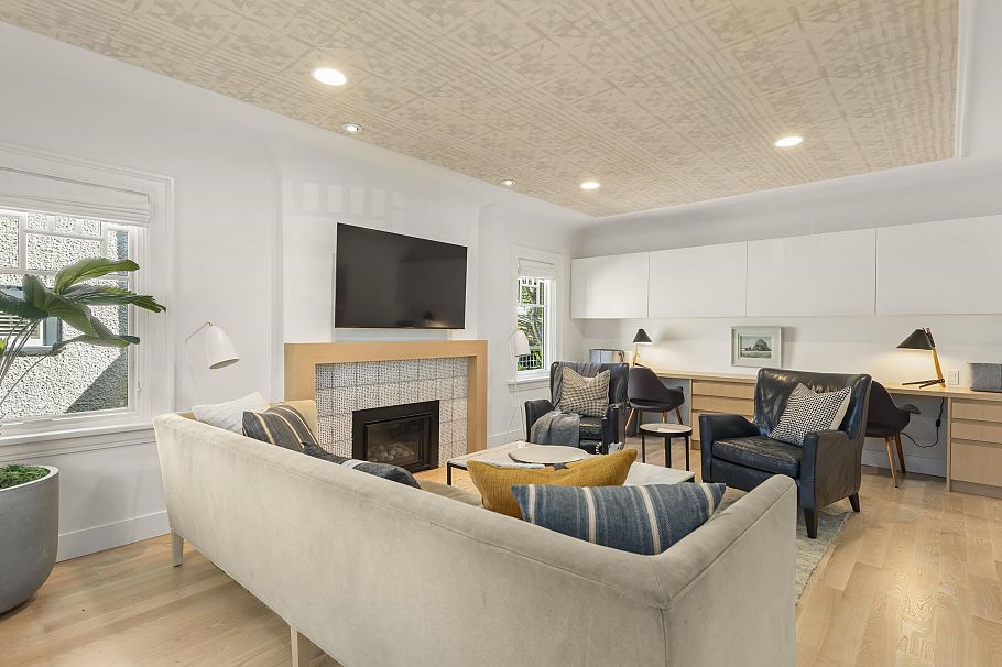 4070 W 13th Avenue Vancouver, BC - 3