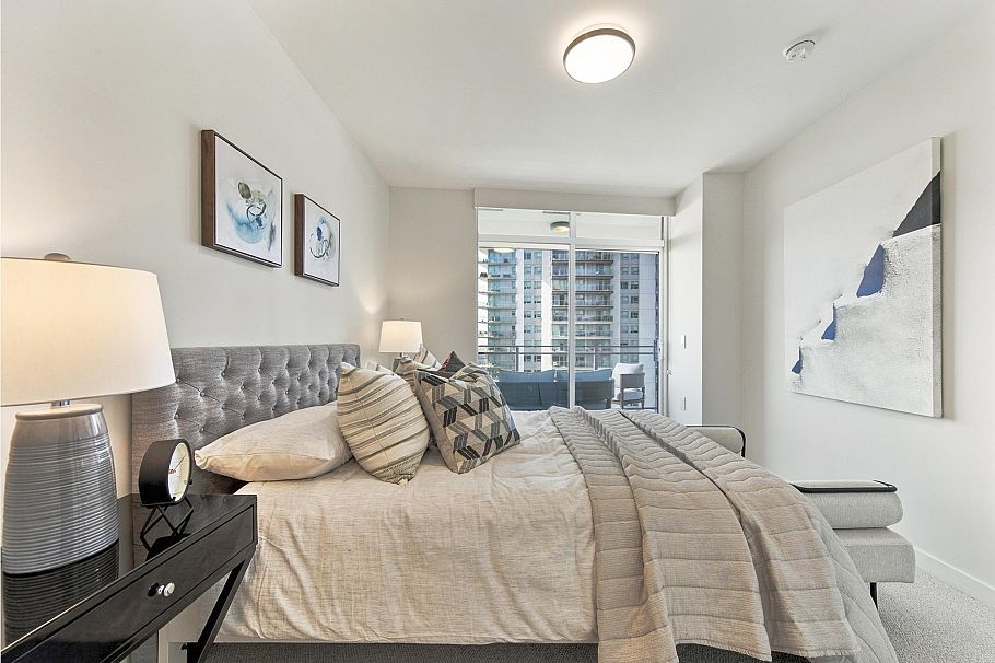 907 112 E 13th Street North Vancouver, BC - 16