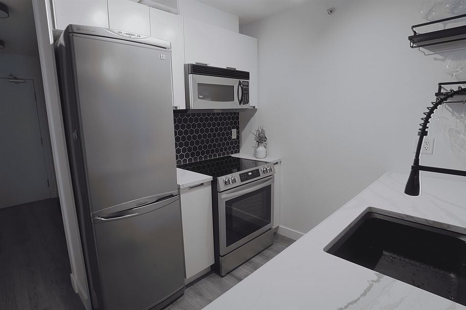 312 1082 Seymour Street Vancouver, BC - 3