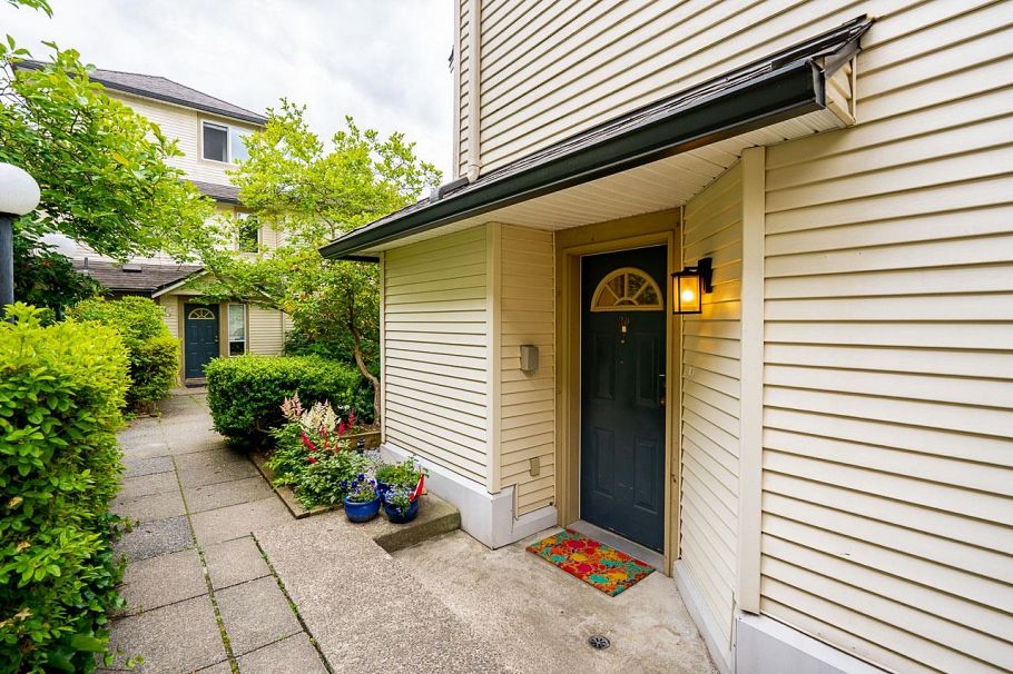 30 4311 Sophia Street Vancouver, BC - 1