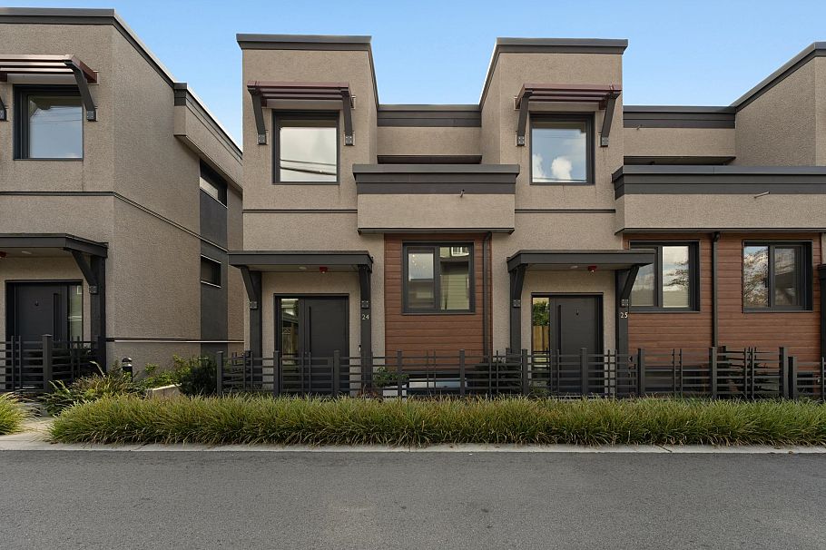 24 632 E 3rd Street North Vancouver, BC - 37