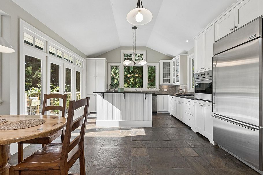 3815 Sunnycrest Drive North Vancouver, BC - 13