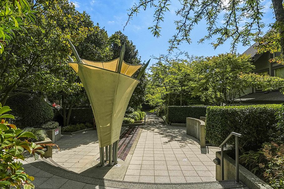 2990 Chesterfield Avenue North Vancouver, BC - 37