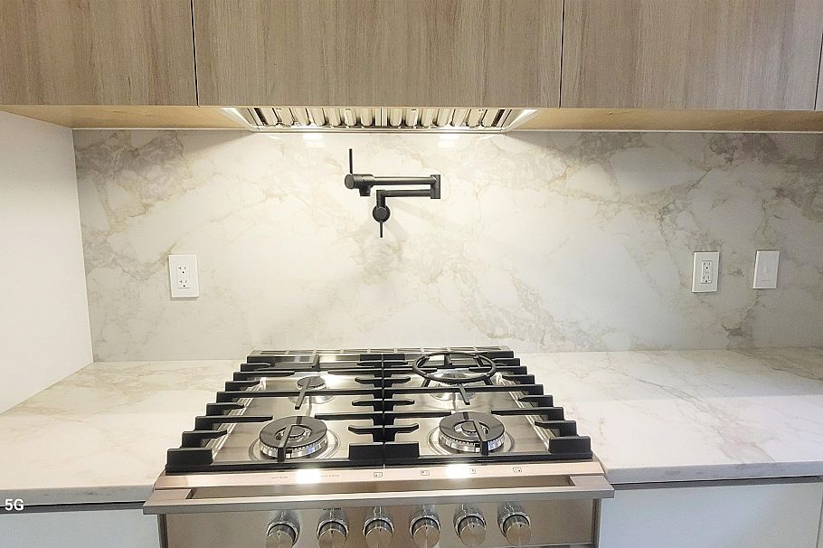 1 2741 Grant Street Vancouver, BC - 8