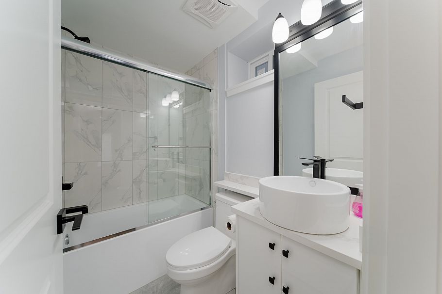 960 Renfrew Street Vancouver, BC - 24