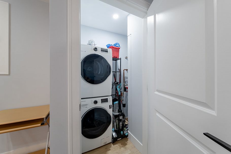 960 Renfrew Street Vancouver, BC - 25