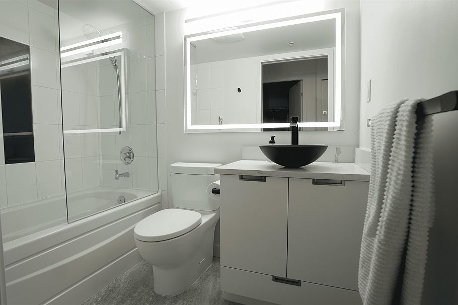 312 1082 Seymour Street Vancouver, BC - 9