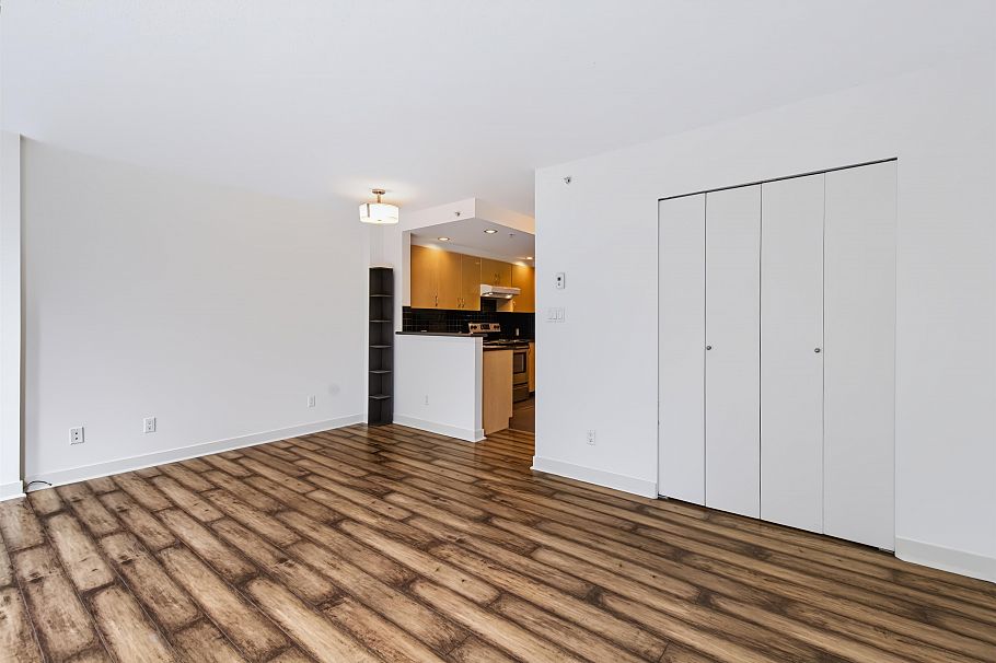 202 1688 Robson Street Vancouver, BC - 9