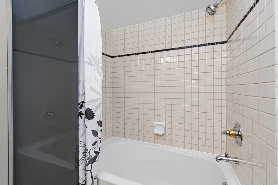 202 1688 Robson Street Vancouver, BC - 15