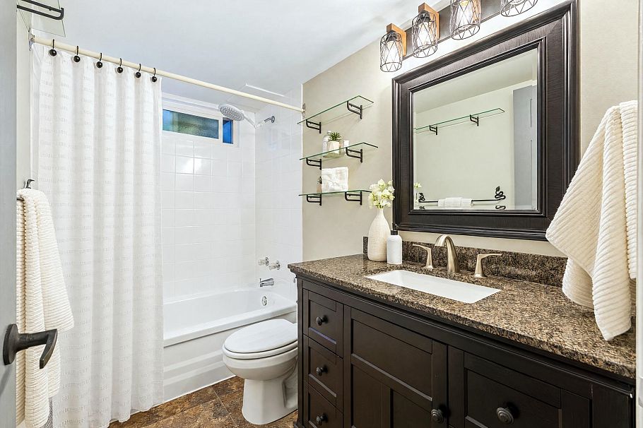 403 555 W 28th Street North Vancouver, BC - 17