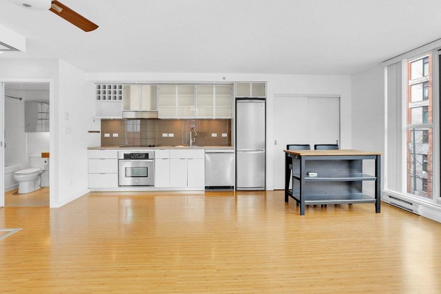 311 168 Powell Street Vancouver, BC - 13