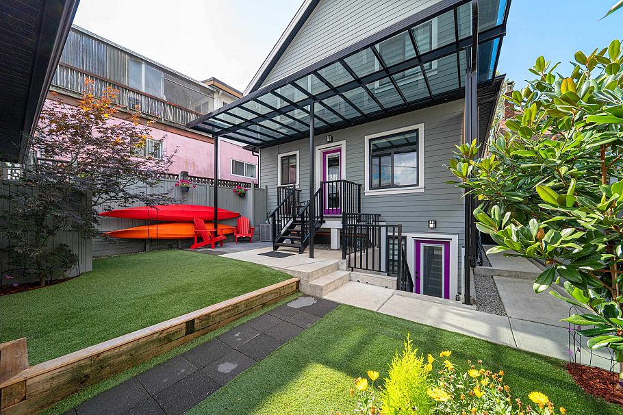 960 Renfrew Street Vancouver, BC - 26